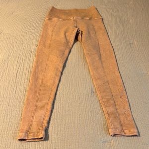 Avocado Pink Textured Leggings